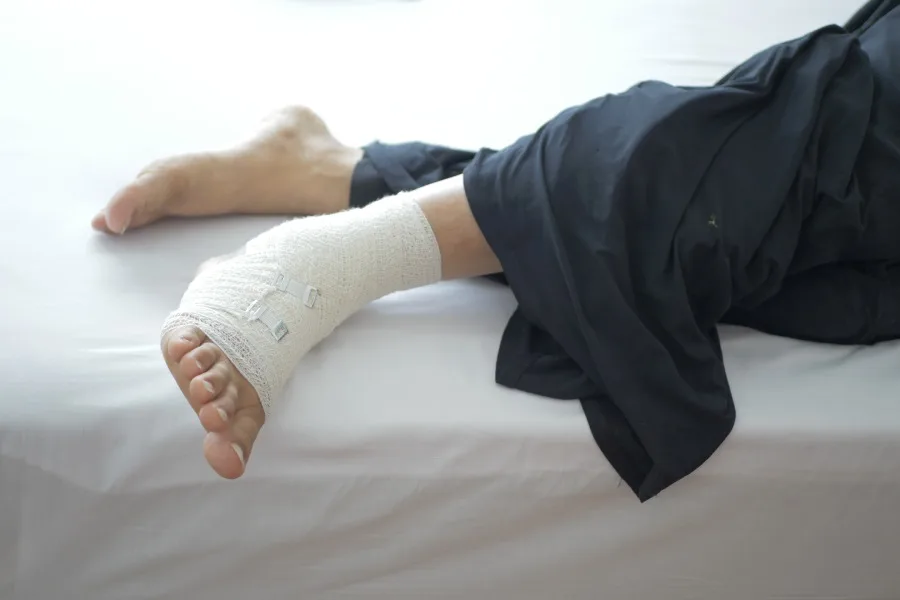 bnj-broken-leg
